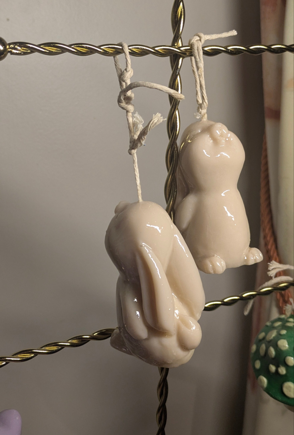 Cute Spring Bunny - Gloss Candle - VitaUnlimited