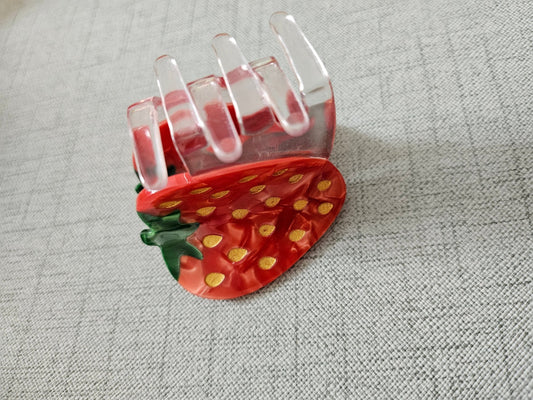 Strawberry Fruit Hair Claw - Limited Amounymt - VitaUnlimited